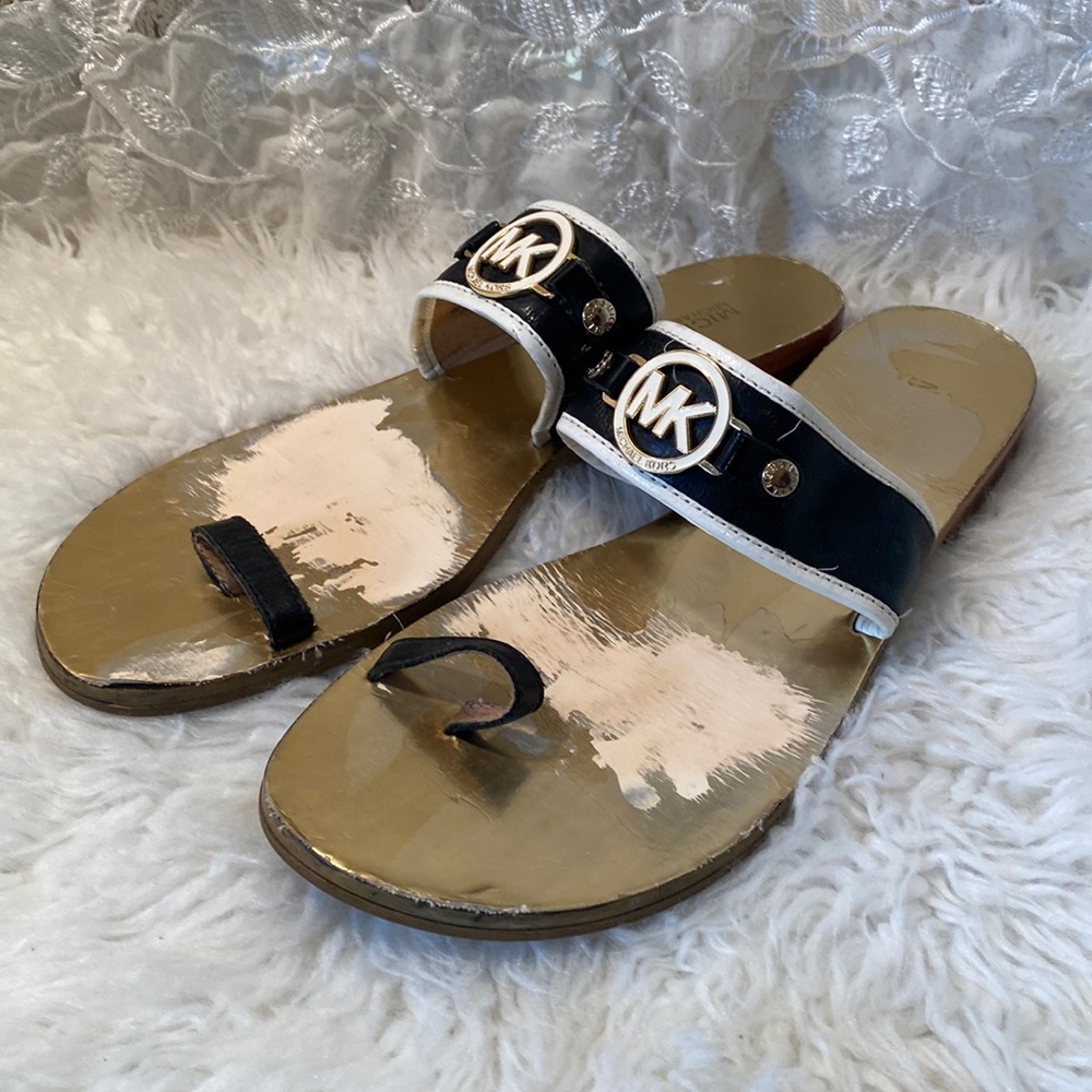Michael Kors black white sandals flats toe ring